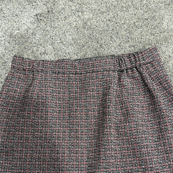 Kasper Elegant Tweed Flared Skirt - Black and Red - Picture 7 of 8